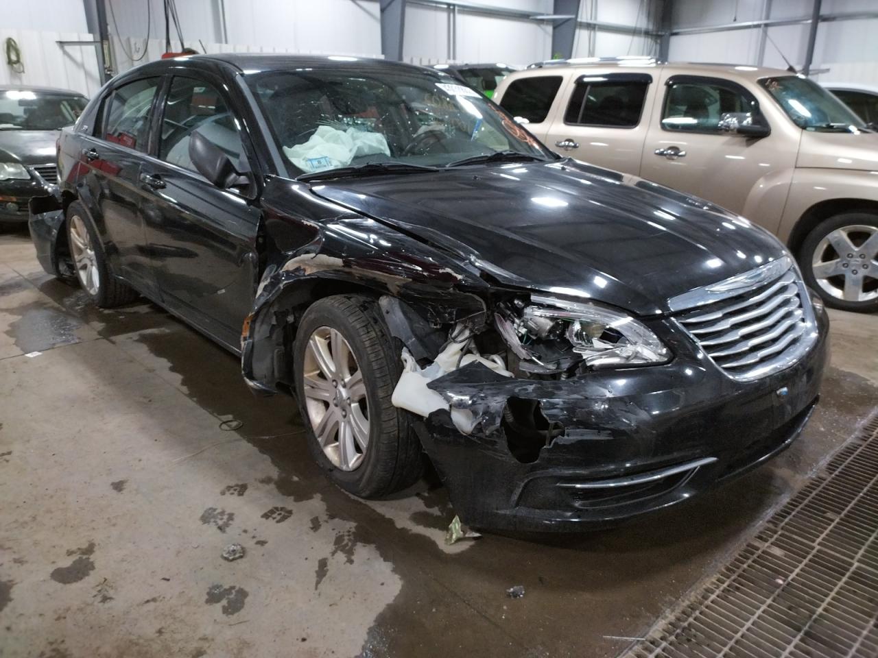 CHRYSLER 200 2013 with VIN 1C3CCBBB4DN542150 - Photo from auction