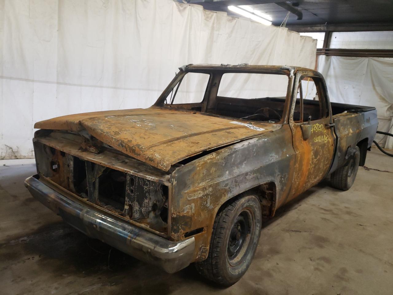 Photo 2 from auction – 1986 CHEVROLET C20 with VIN 1GCEC24H3GJ101983