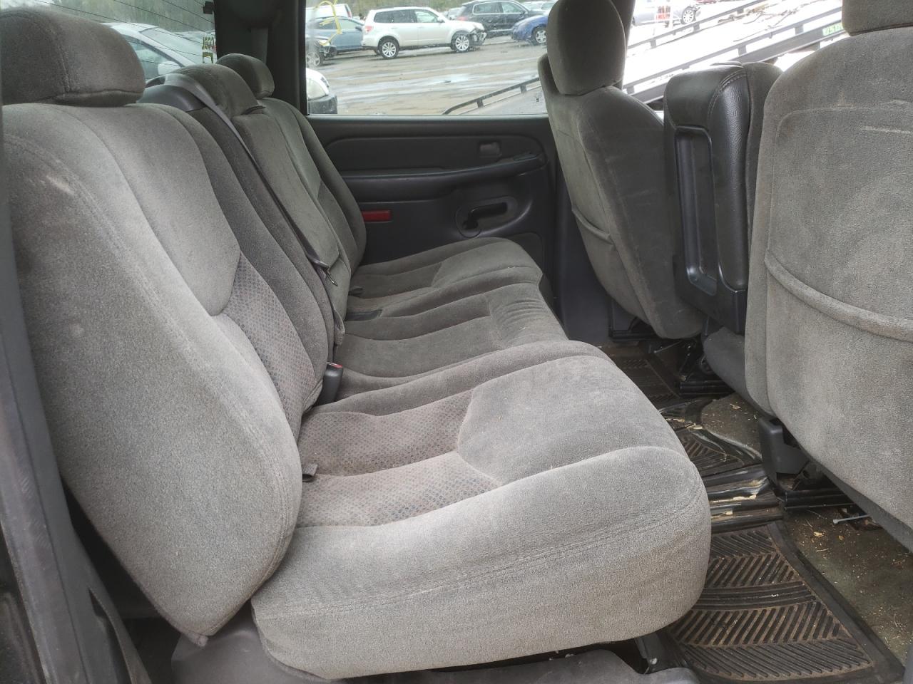 Photo 6 from auction – 2004 CHEVROLET SILVERADO with VIN 1GCHK23U04F234035