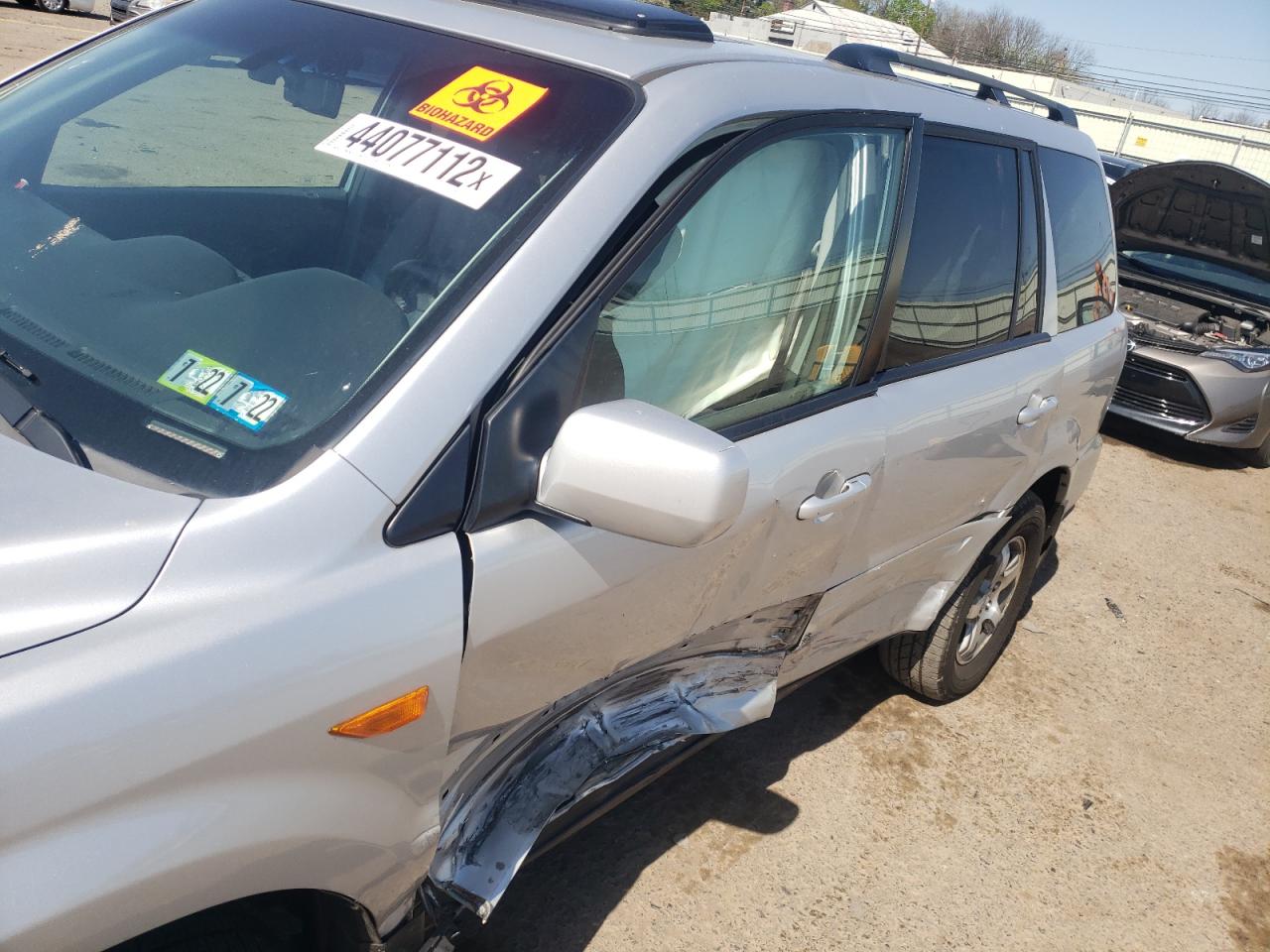 Photo 9 from auction – 2006 HONDA PILOT EX with VIN 2HKYF18556H531486