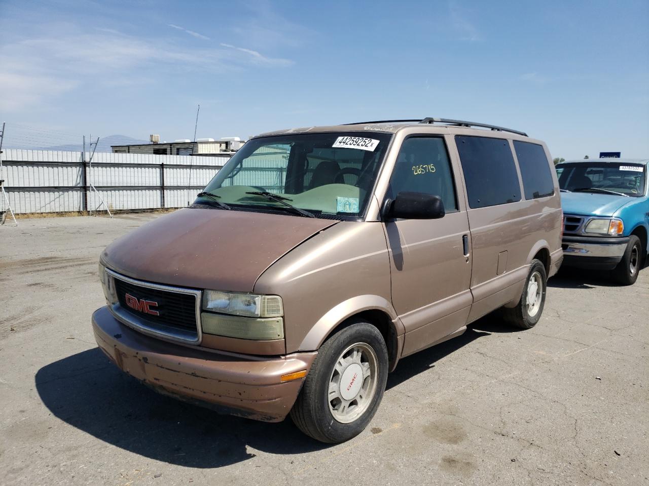 Photo 2 from auction – 2004 GMC SAFARI XT with VIN 1GKDM19X64B504191