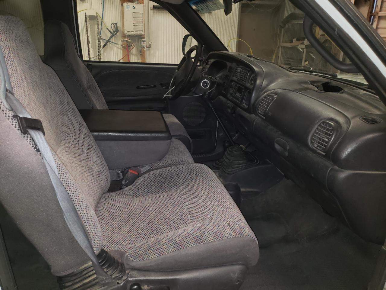 Photo 5 from auction – 2001 DODGE RAM 2500 with VIN 3B7KF23711G233491