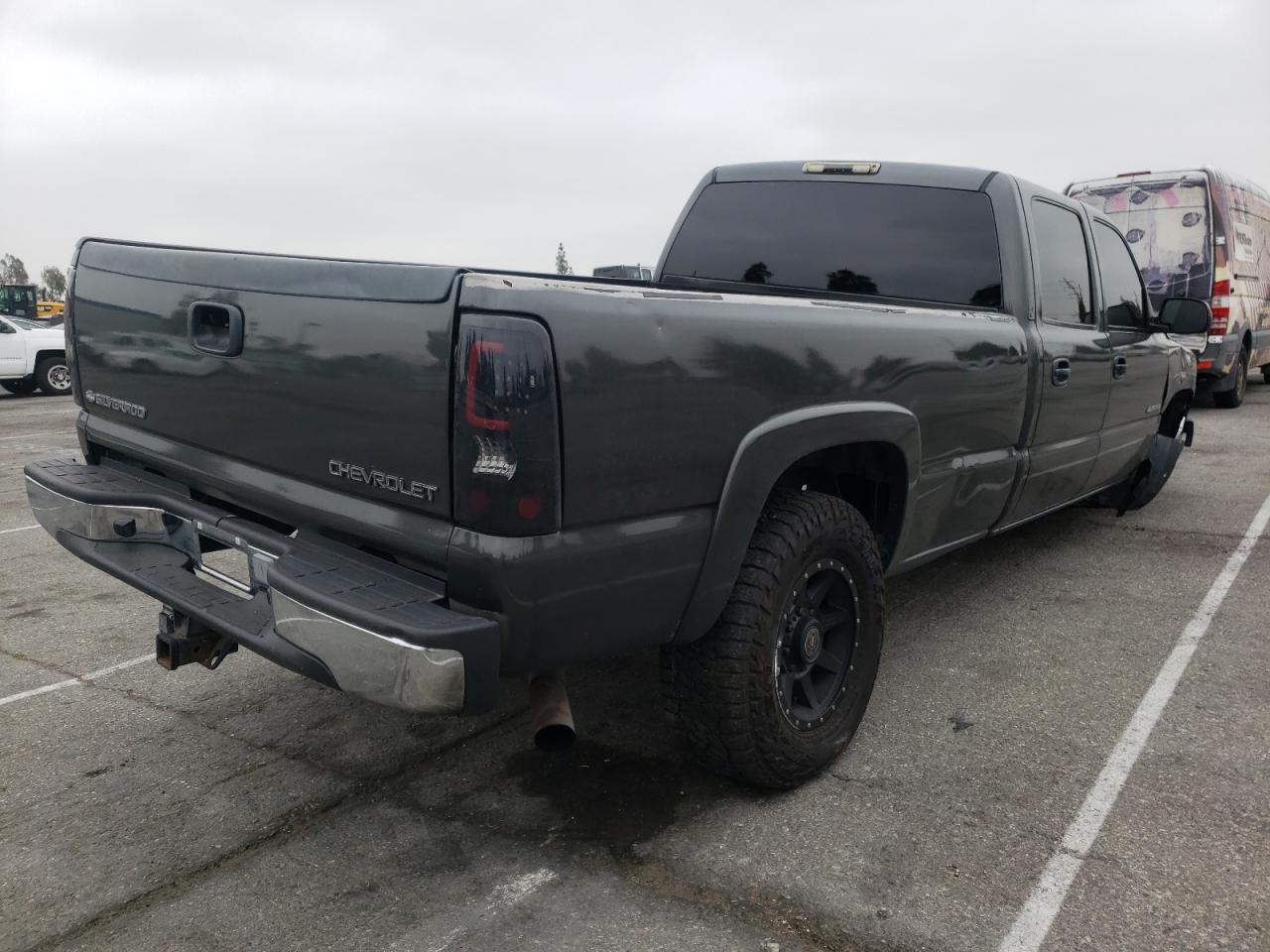Photo 4 from auction – 2001 CHEVROLET SILVERADO with VIN 1GCHC23U11F134986