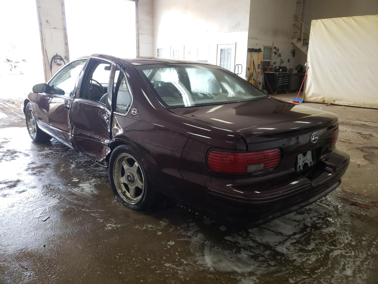 Photo 3 from auction – 1996 CHEVROLET CAPRICE with VIN 1G1BL52P1TR163840