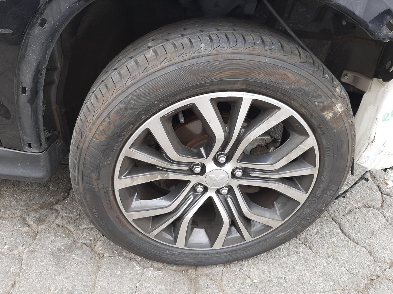 Photo 9 from auction – 2018 MITSUBISHI OUTLANDER with VIN JA4AP3AW7JU015104