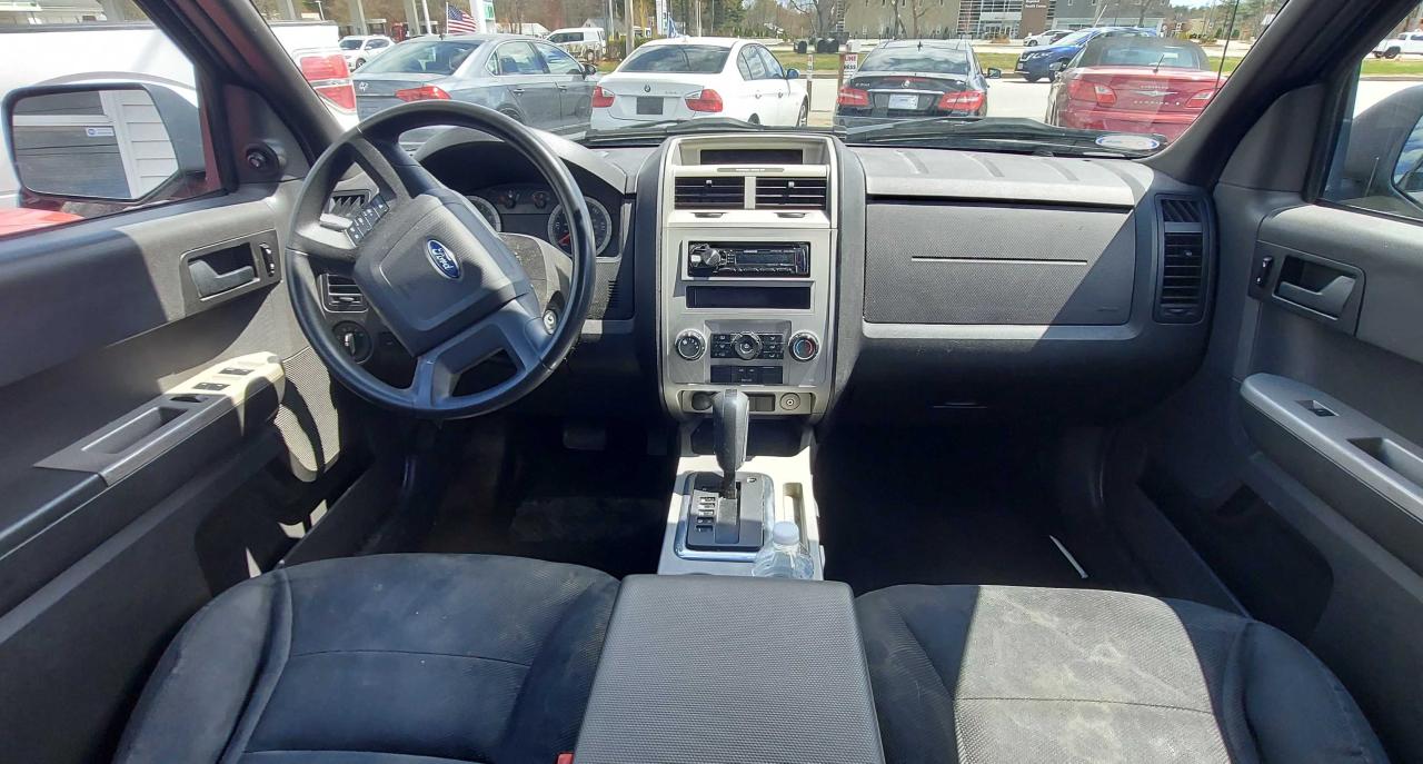 Photo 9 from auction – 2008 FORD ESCAPE XLT with VIN 1FMCU93Z88KC82092