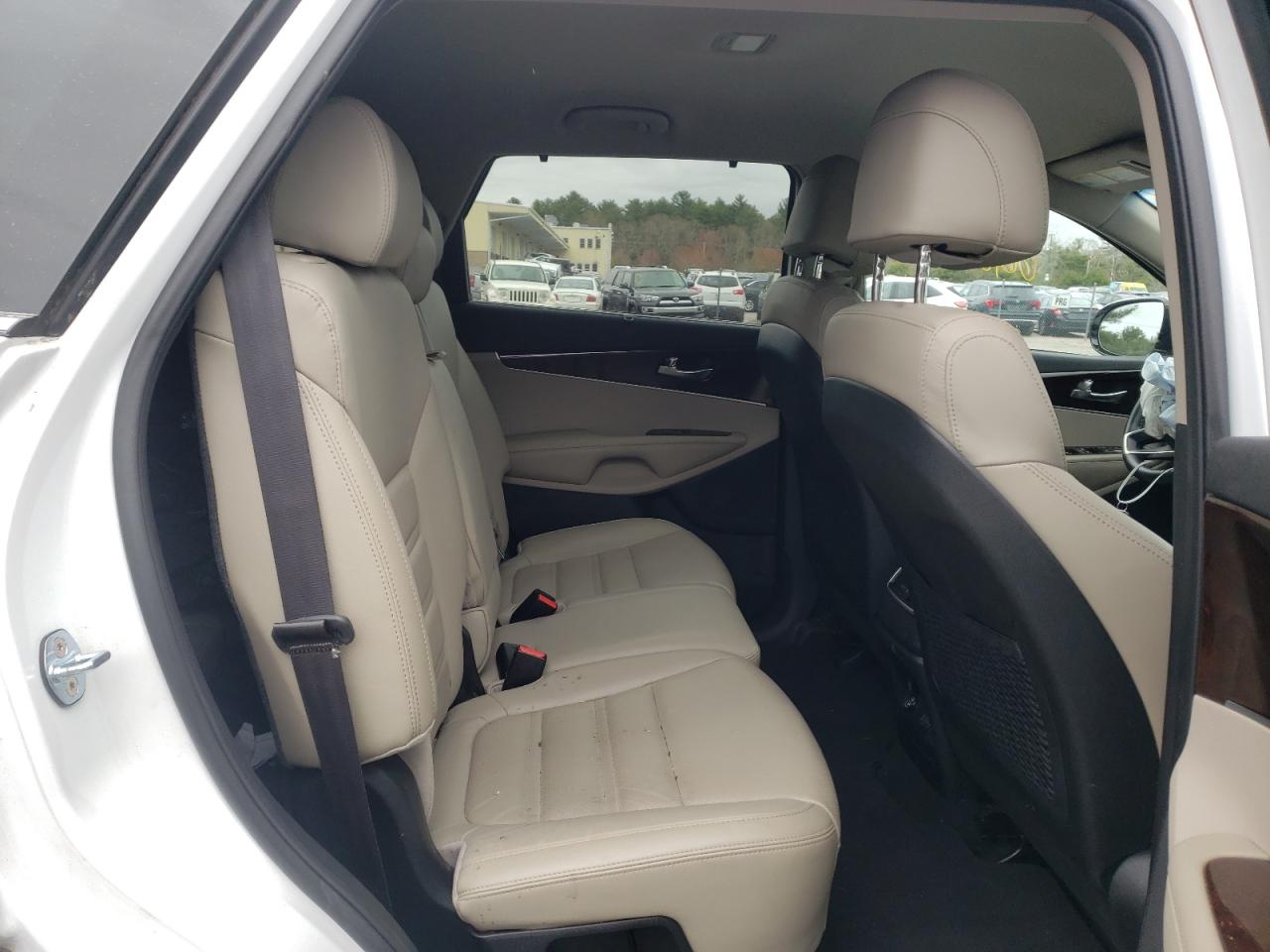 Photo 6 from auction – 2017 KIA SORENTO EX with VIN 5XYPHDA57HG338090