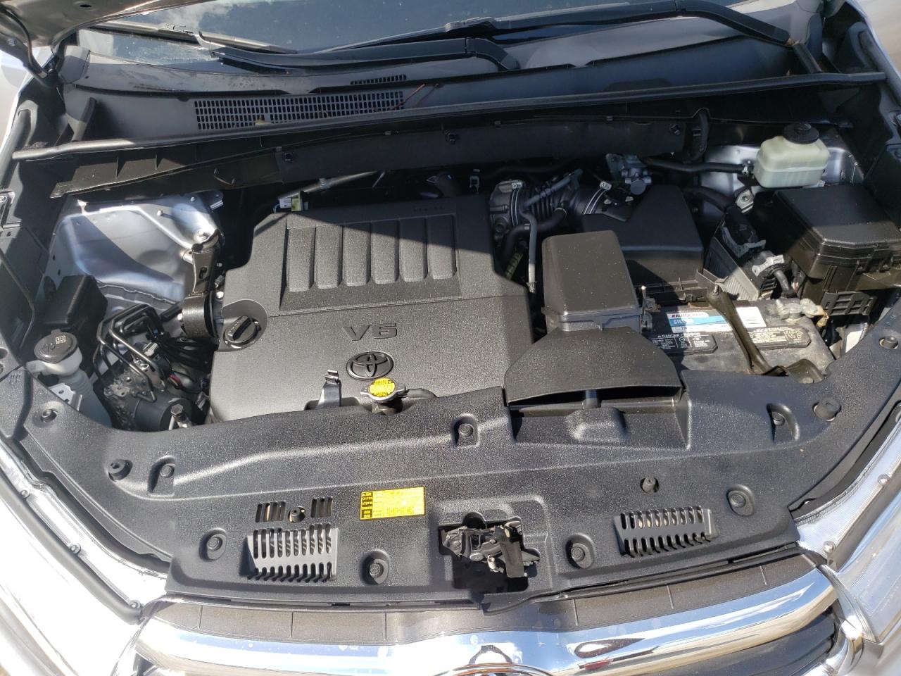 Photo 7 from auction – 2015 TOYOTA HIGHLANDER with VIN 5TDKKRFH5FS057885