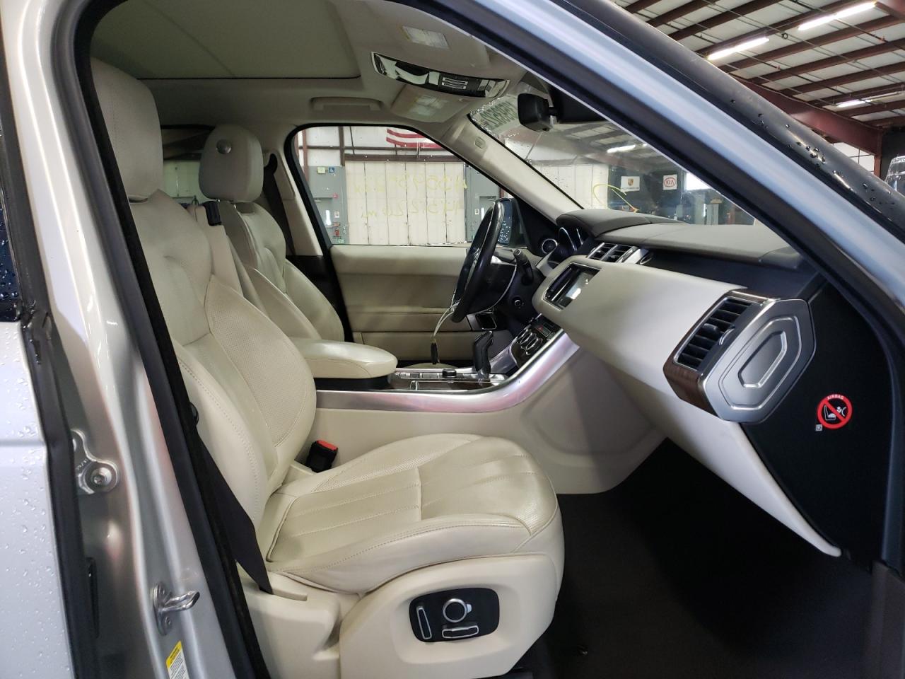Photo 5 from auction – 2016 LAND ROVER RANGE ROVE with VIN SALWR2VF1GA559174