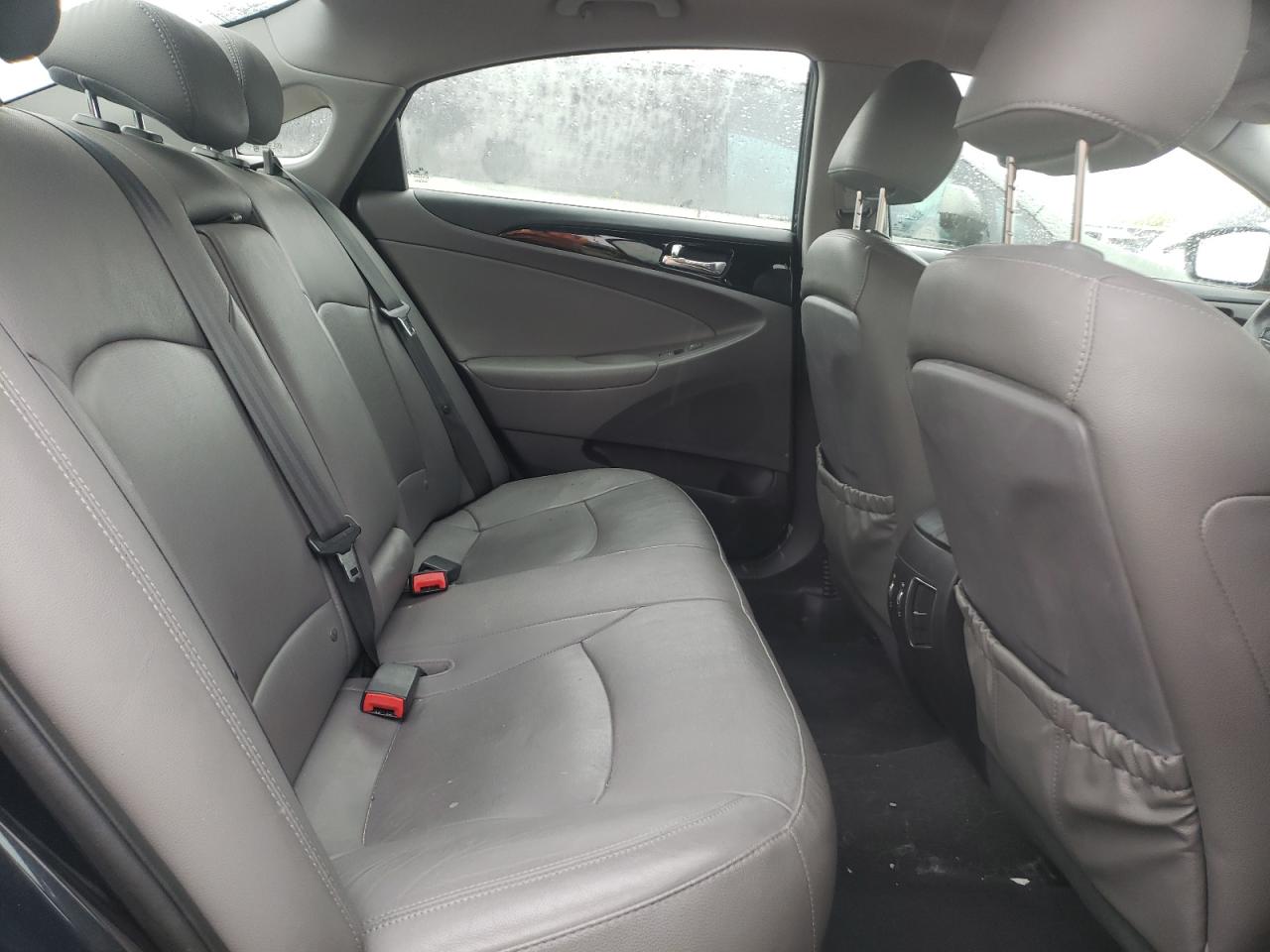 Photo 6 from auction – 2012 HYUNDAI SONATA SE with VIN 5NPEC4AC4CH313394