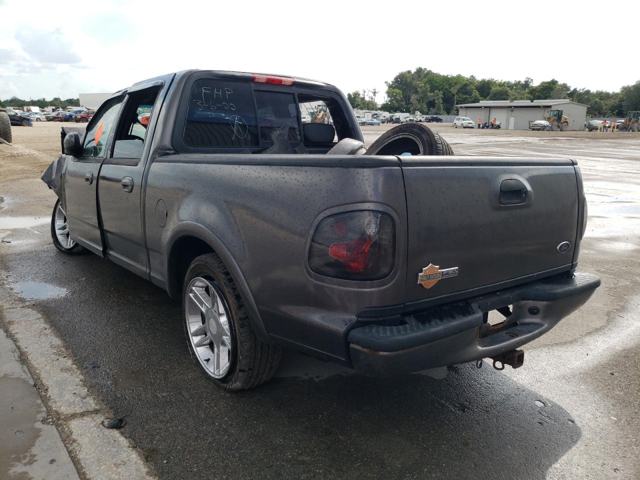 Photo 3 from auction – 2002 FORD F150 SUPER with VIN 1FTRW073X2KC22493