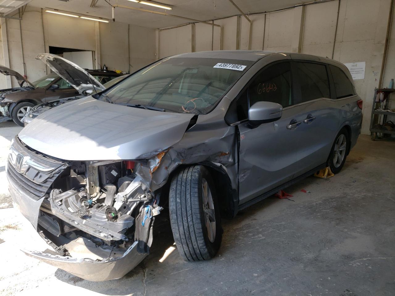 Photo 2 from auction – 2018 HONDA ODYSSEY EX with VIN 5FNRL6H78JB084185