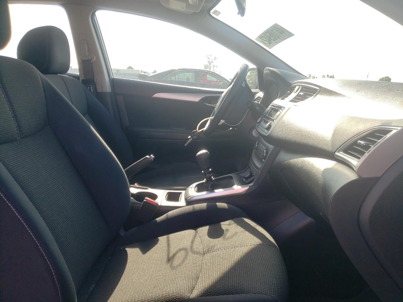 Photo 5 from auction – 2016 NISSAN SENTRA S with VIN 3N1AB7AP4GY272718