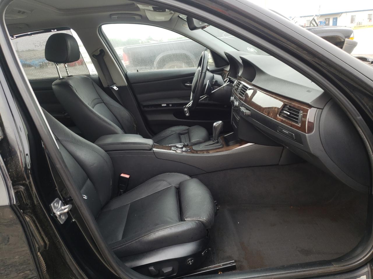 Photo 5 from auction – 2011 BMW 335 I with VIN WBAPM5C50BE575502