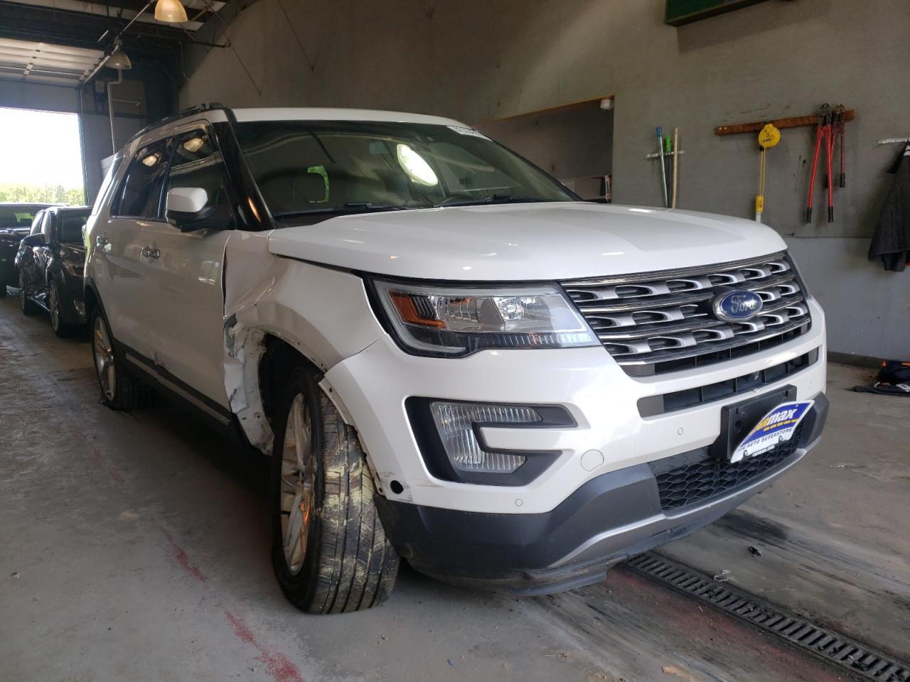 Photo 9 from auction – 2016 FORD EXPLORER L with VIN 1FM5K8F85GGB57175