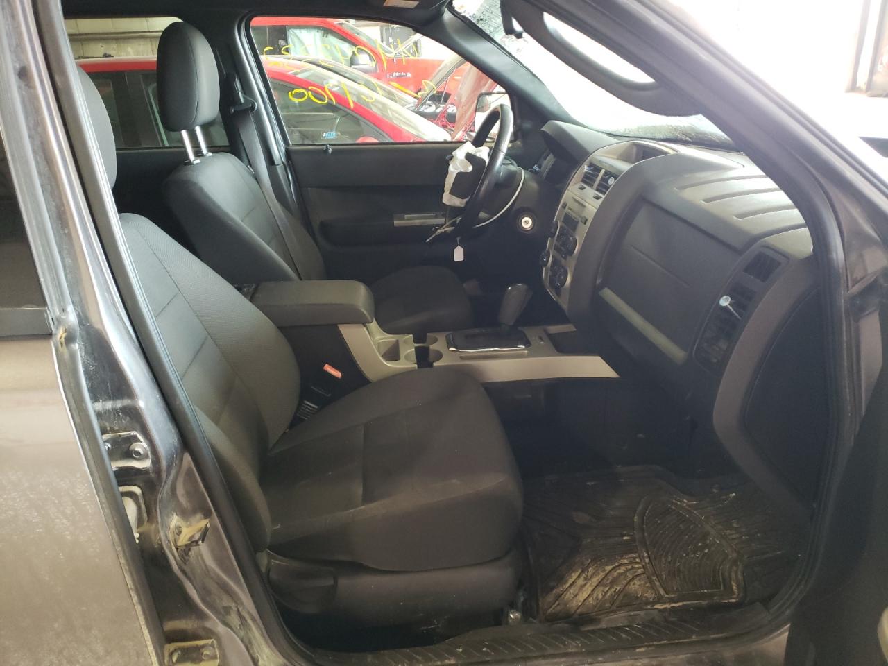Photo 5 from auction – 2010 FORD ESCAPE XLT with VIN 1FMCU0D74AKC65997