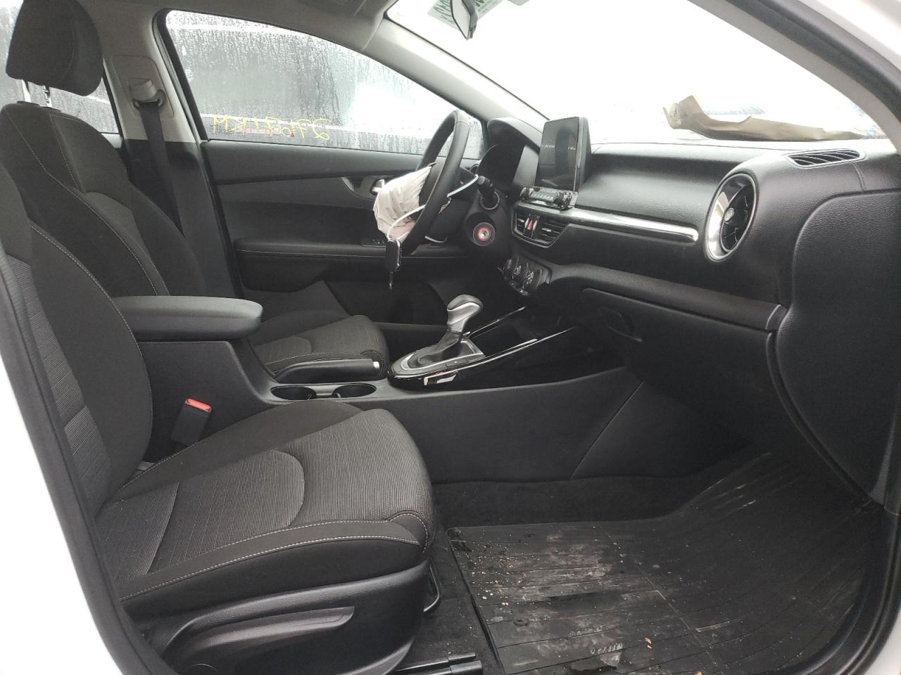 Photo 5 from auction – 2020 KIA FORTE EX with VIN 3KPF54AD0LE221047