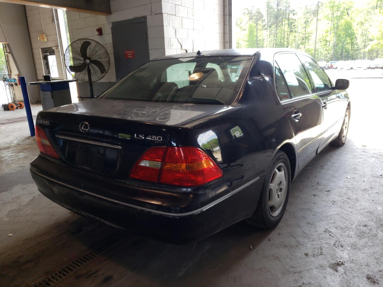 Photo 4 from auction – 2002 LEXUS LS 430 with VIN JTHBN30F620062679
