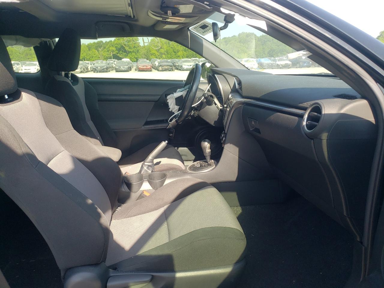 Photo 5 from auction – 2016 TOYOTA SCION TC with VIN JTKJF5C78GJ019885