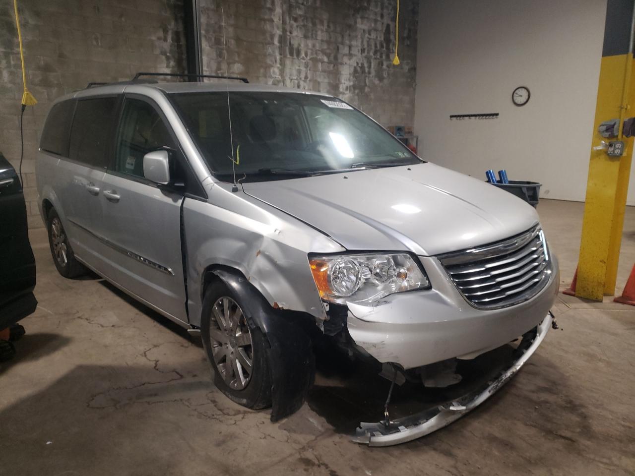 Photo 1 from auction – 2012 CHRYSLER TOWN & COU with VIN 2C4RC1BG1CR175477
