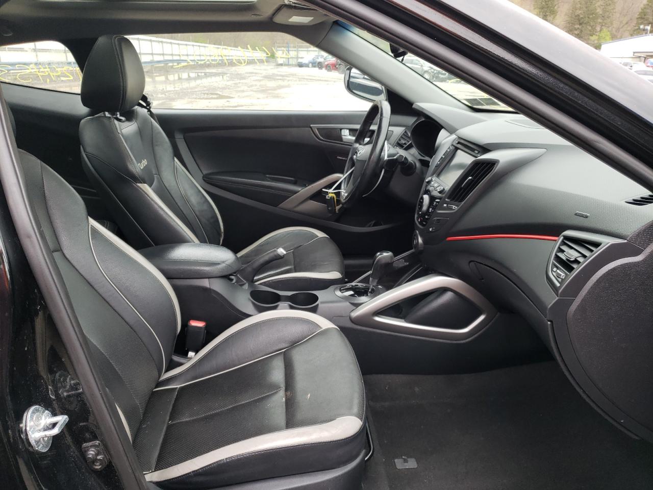Photo 5 from auction – 2014 HYUNDAI VELOSTER T with VIN KMHTC6AE4EU189197