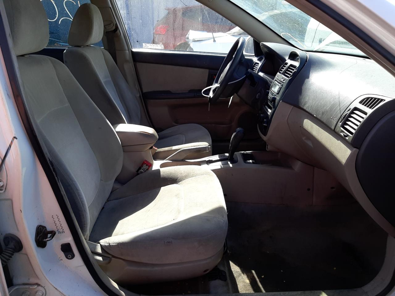 Photo 5 from auction – 2005 KIA SPECTRA LX with VIN KNAFE122555179451