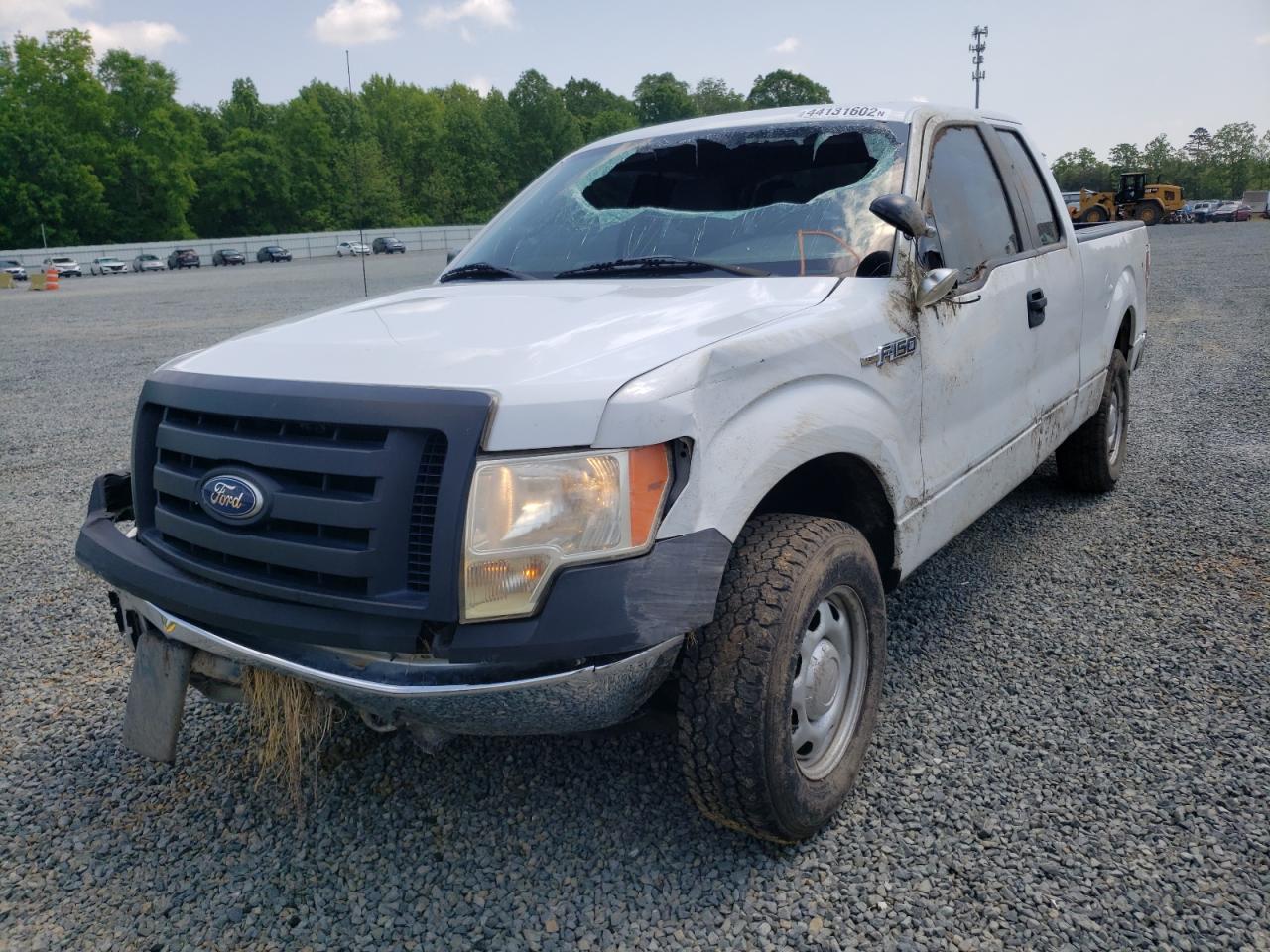 Photo 2 from auction – 2011 FORD F150 SUPER with VIN 1FTFX1EF6BFB04288