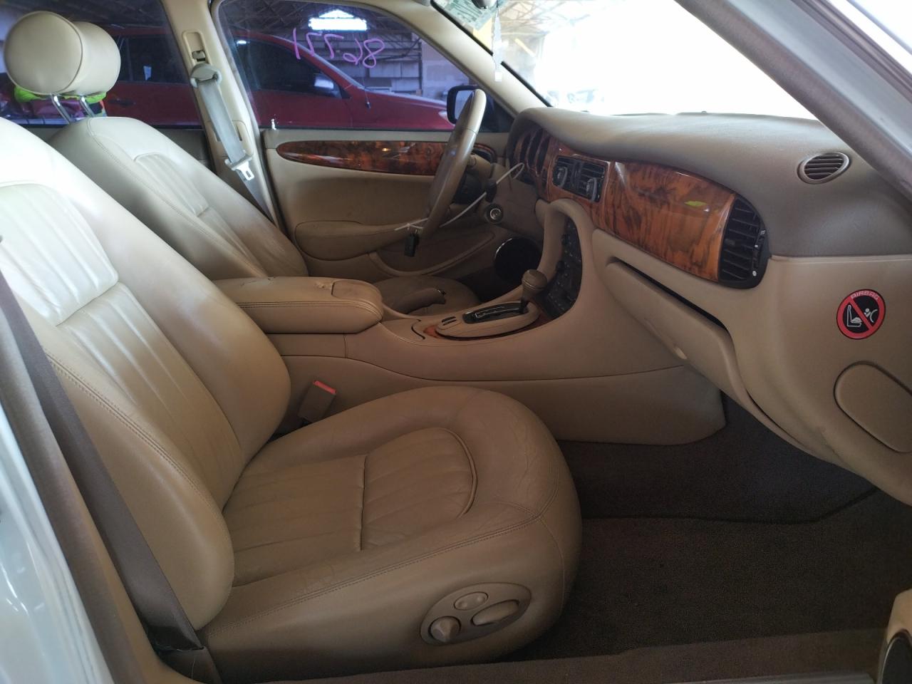 Photo 5 from auction – 2000 JAGUAR XJ8 with VIN SAJDA14C9YLF16560