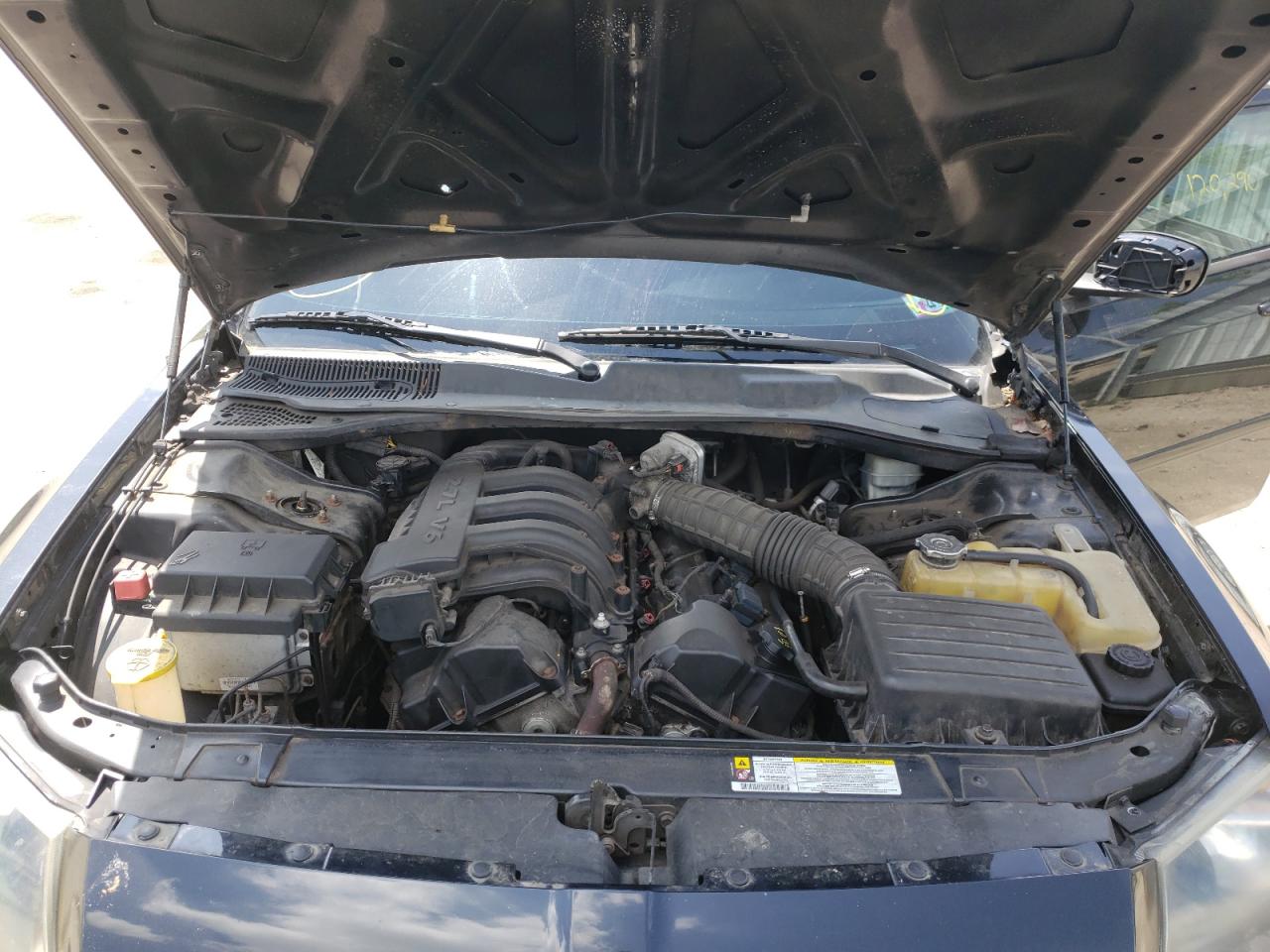 Photo 7 from auction – 2005 DODGE MAGNUM with VIN 2D4FV48T55H669078