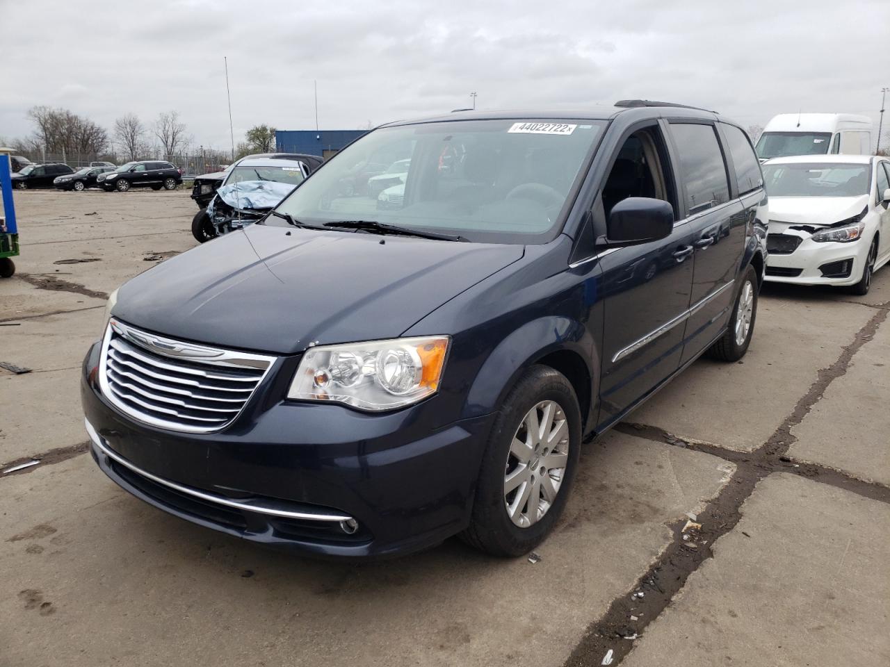 Photo 2 from auction – 2014 CHRYSLER TOWN & COU with VIN 2C4RC1BG3ER163673