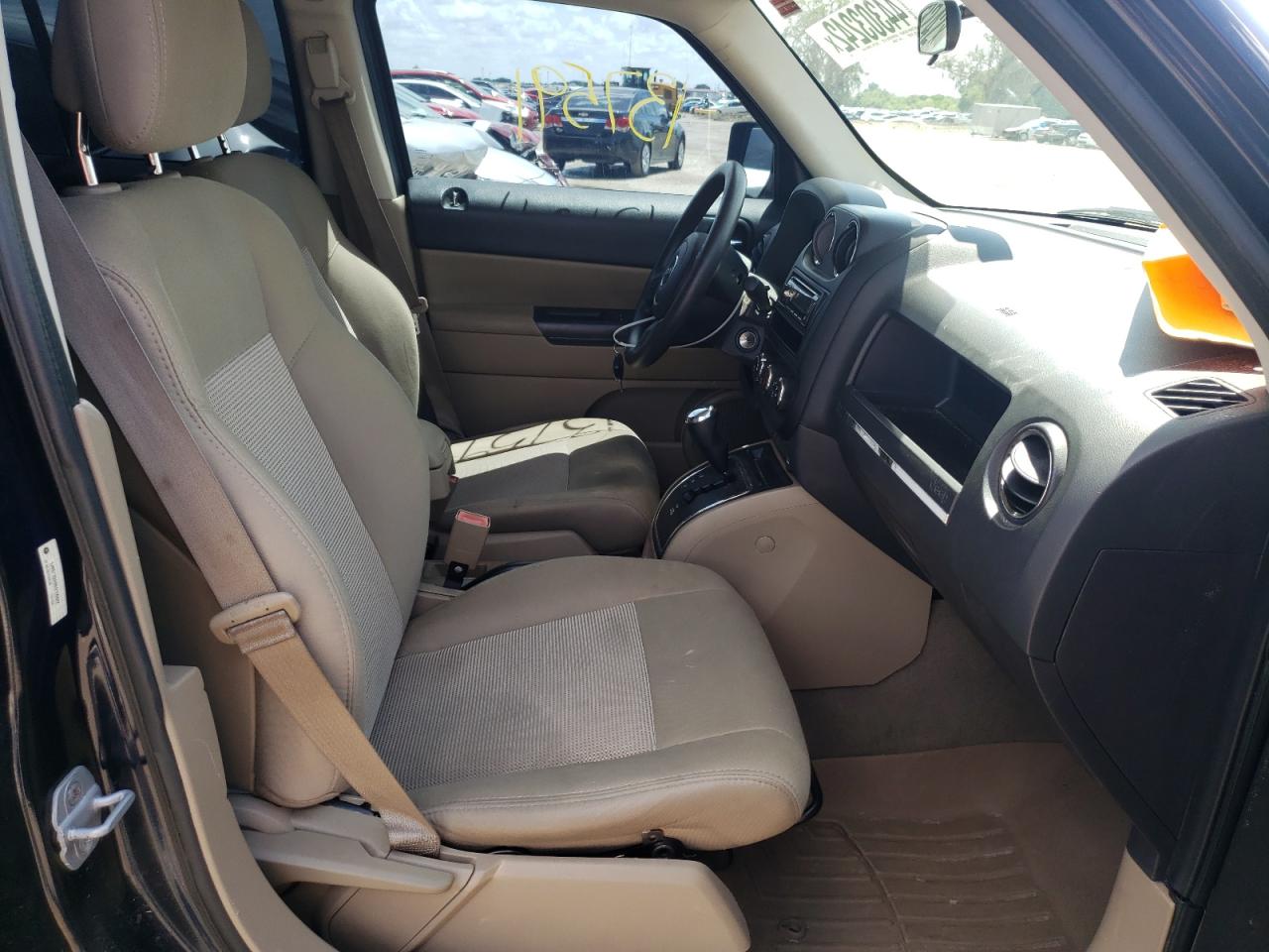 Photo 5 from auction – 2011 JEEP PATRIOT with VIN 1J4NT1GA8BD136822