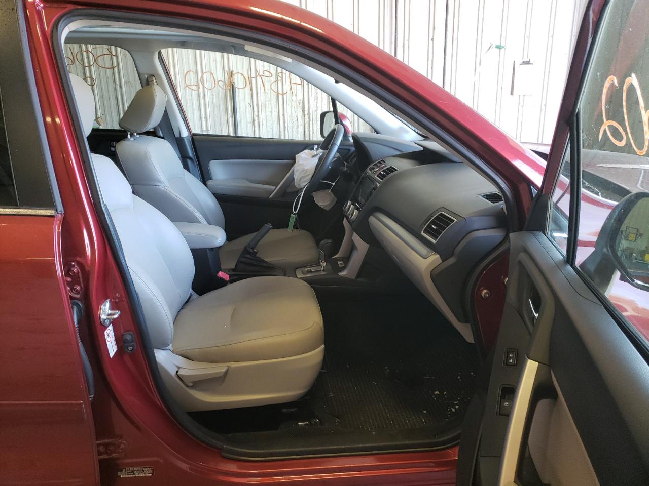 Photo 5 from auction – 2016 SUBARU FORESTER 2 with VIN JF2SJAHC3GH402036