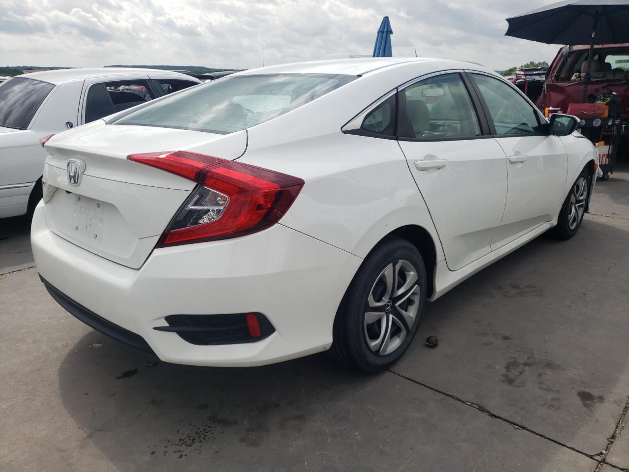 Photo 4 from auction – 2018 HONDA CIVIC LX with VIN 2HGFC2F58JH597252
