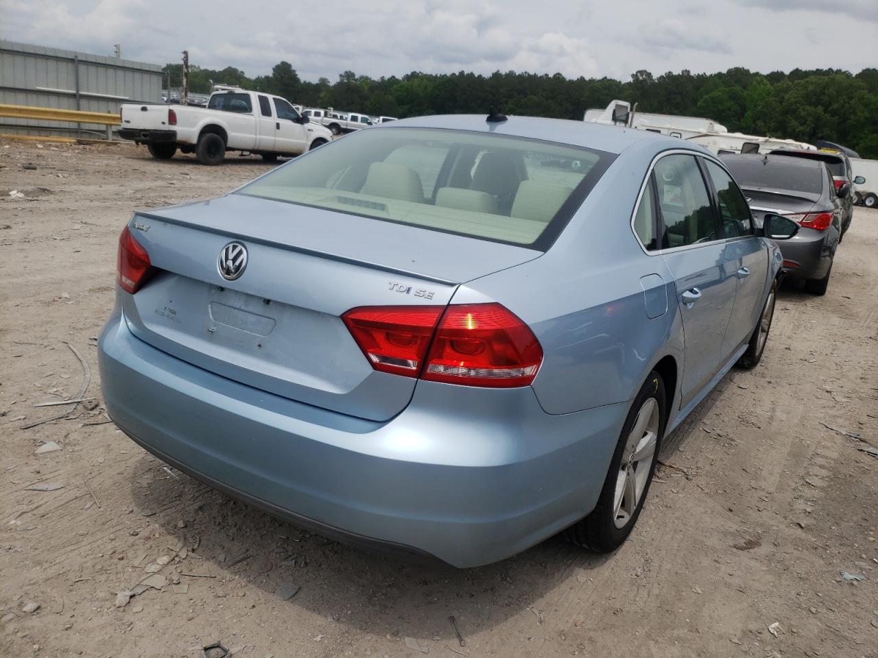 Photo 4 from auction – 2012 VOLKSWAGEN PASSAT SE with VIN 1VWBN7A30CC040249