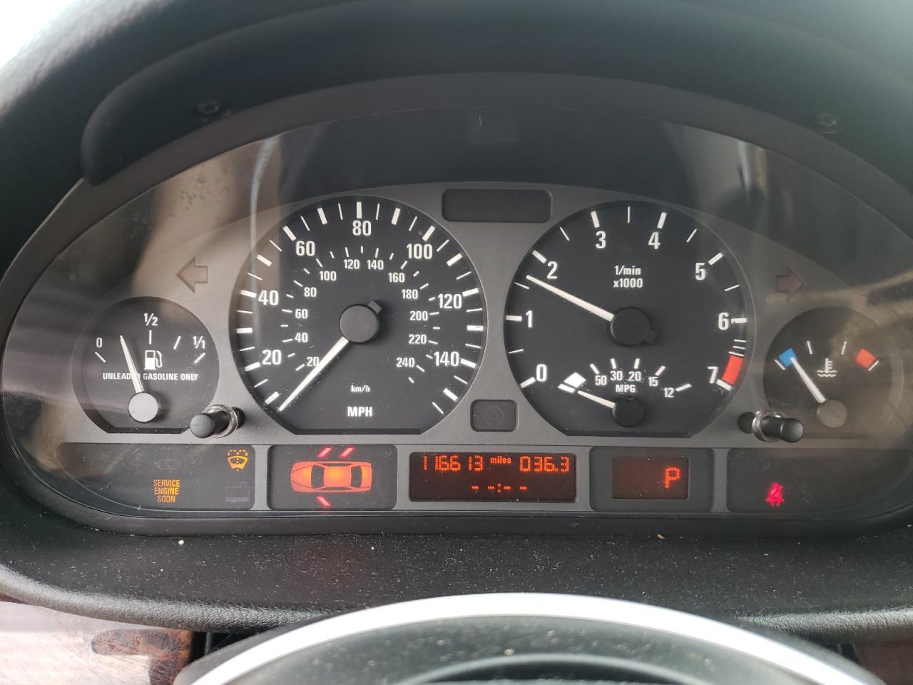 Photo 8 from auction – 2005 BMW 325 I with VIN WBAEV33475KW17363