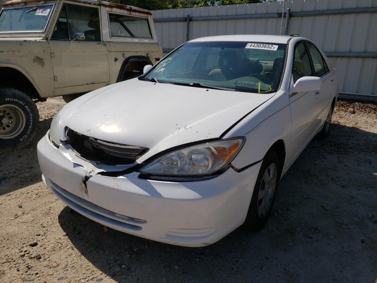 Photo 2 from auction – 2002 TOYOTA CAMRY LE with VIN 4T1BE32K82U062005