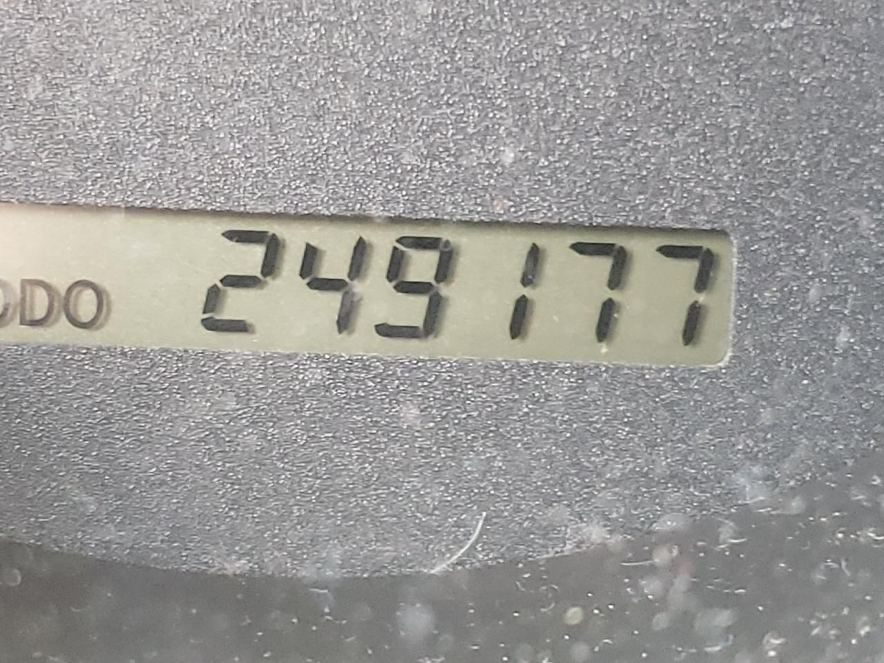 Photo 8 from auction – 2004 TOYOTA HIGHLANDER with VIN JTEGD21A940086514