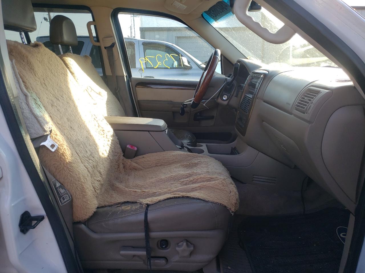 Photo 5 from auction – 2002 FORD EXPLORER E with VIN 1FMZU74E82UA83663