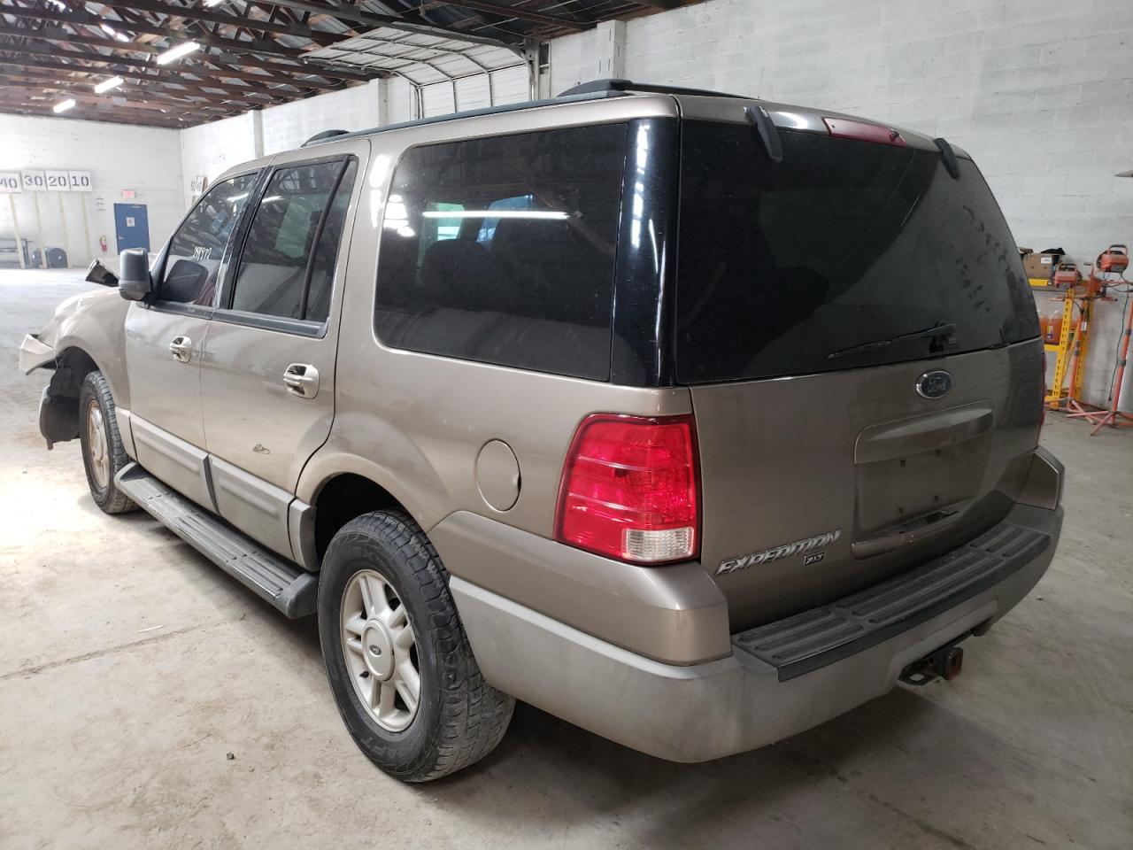 Photo 3 from auction – 2003 FORD EXPEDITION with VIN 1FMRU15W93LC25658