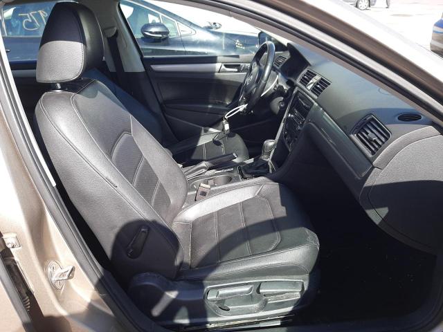 Photo 5 from auction – 2015 VOLKSWAGEN PASSAT S with VIN 1VWAT7A30FC016183