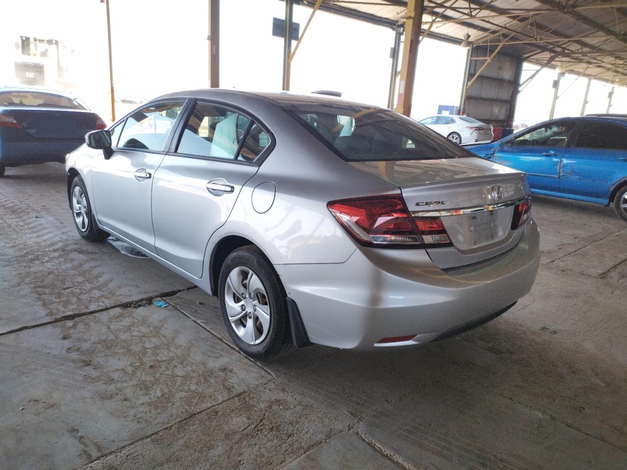 Photo 3 from auction – 2015 HONDA CIVIC LX with VIN 19XFB2F55FE079734
