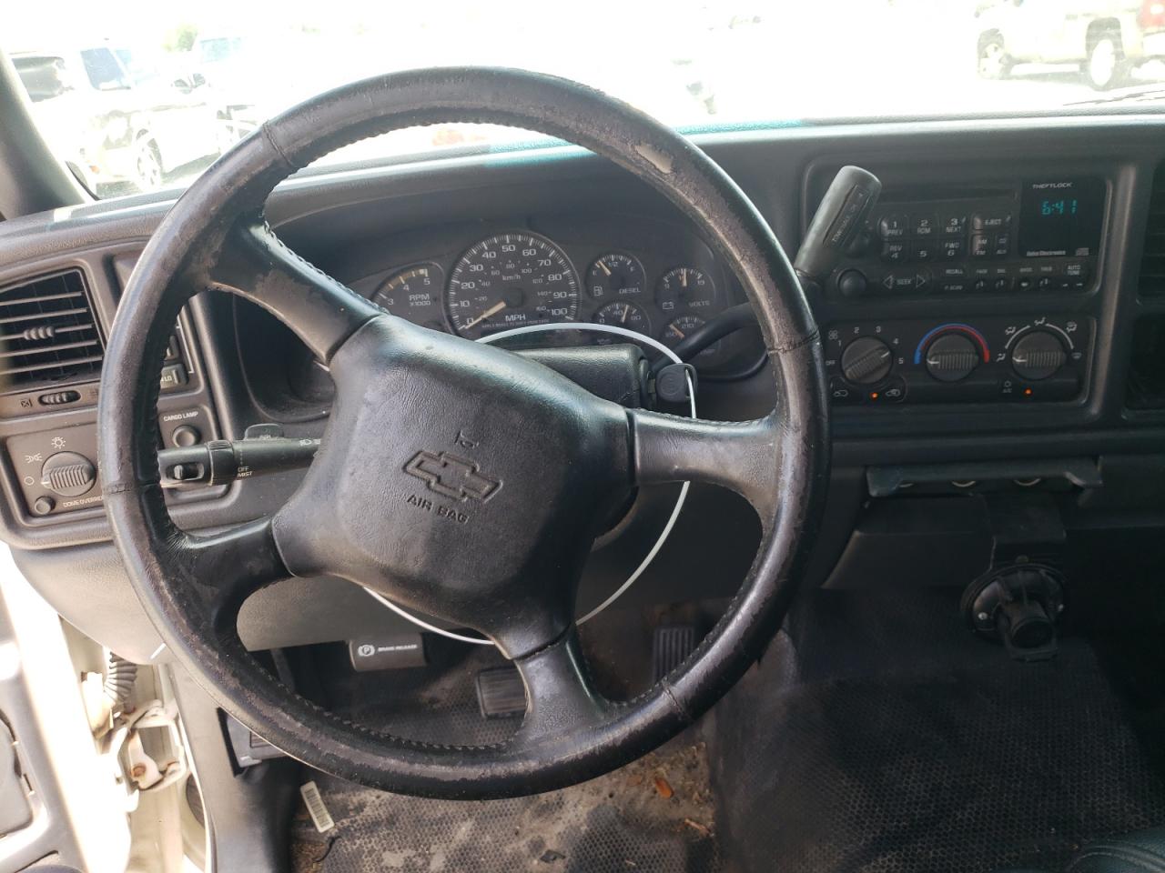 Photo 9 from auction – 2002 CHEVROLET SILVERADO with VIN 1GCHK23102F237293