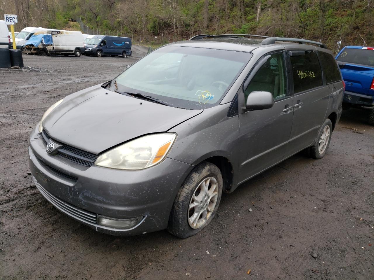 Photo 2 from auction – 2005 TOYOTA SIENNA XLE with VIN 5TDBA22C95S036444