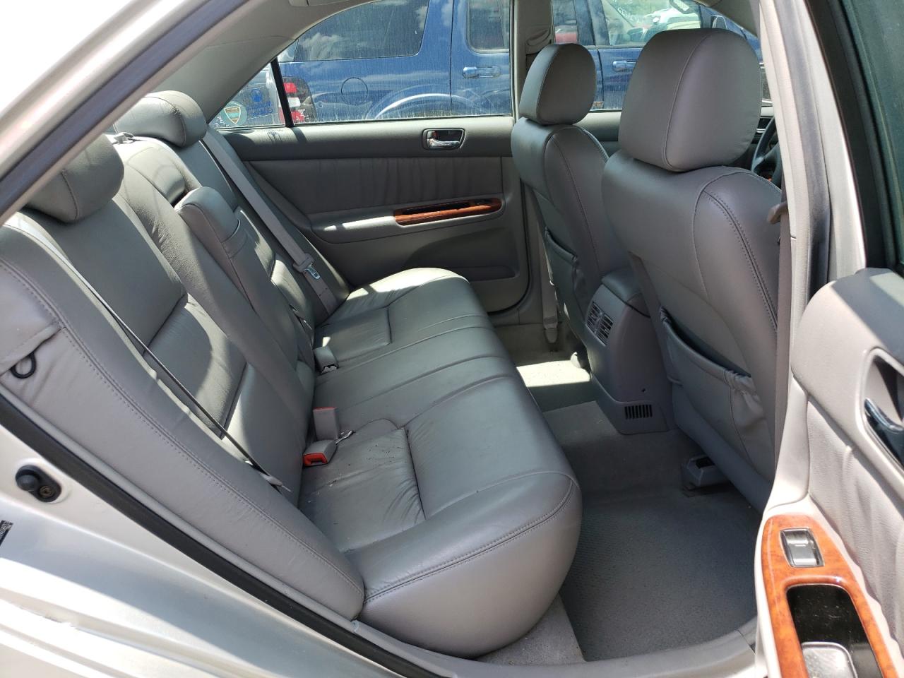 Photo 6 from auction – 2004 TOYOTA CAMRY LE with VIN 4T1BF32K84U589753