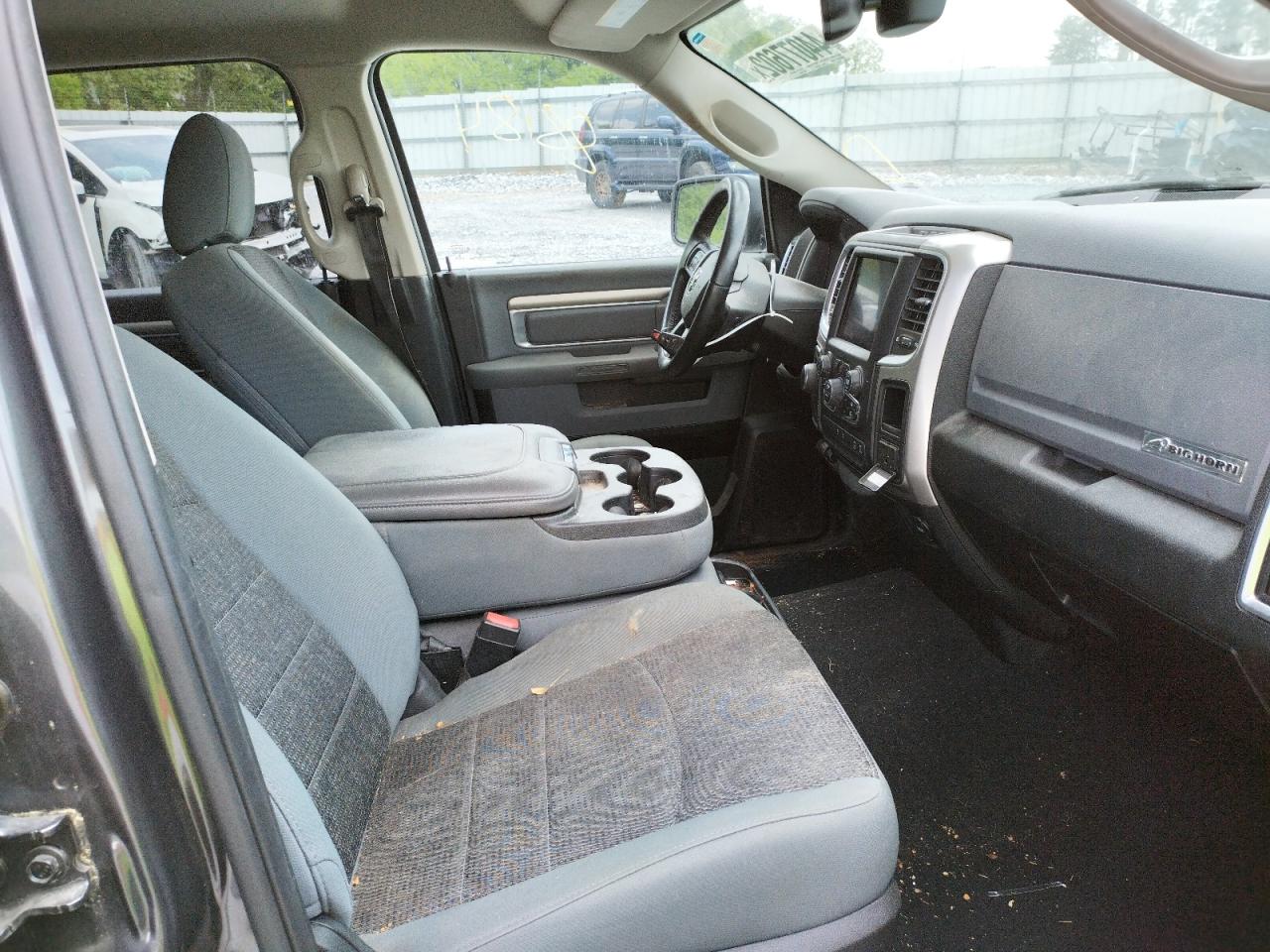 Photo 5 from auction – 2019 RAM 1500 CLASS with VIN 1C6RR7LTXKS536013