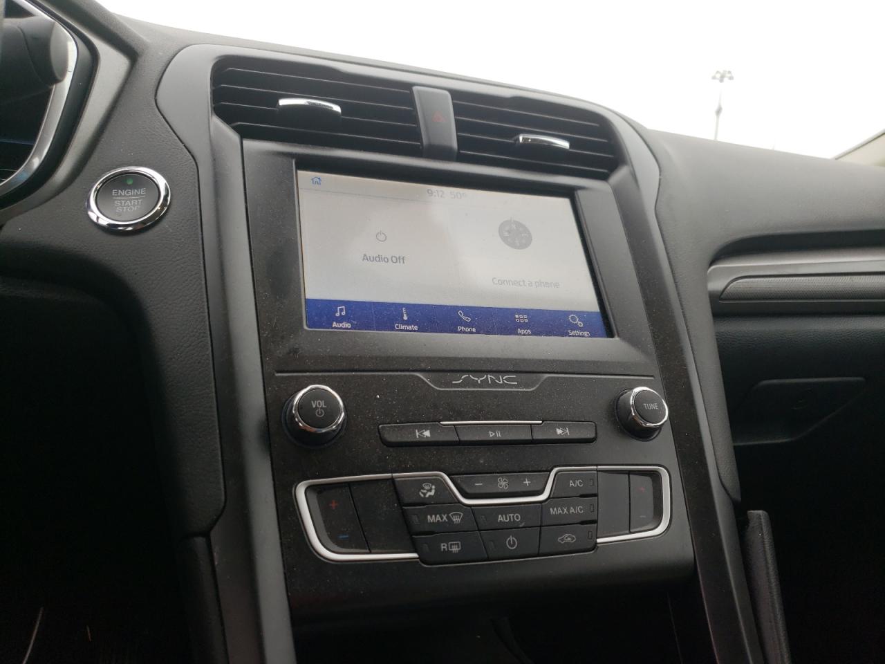 Photo 9 from auction – 2020 FORD FUSION SE with VIN 3FA6P0HD5LR236327