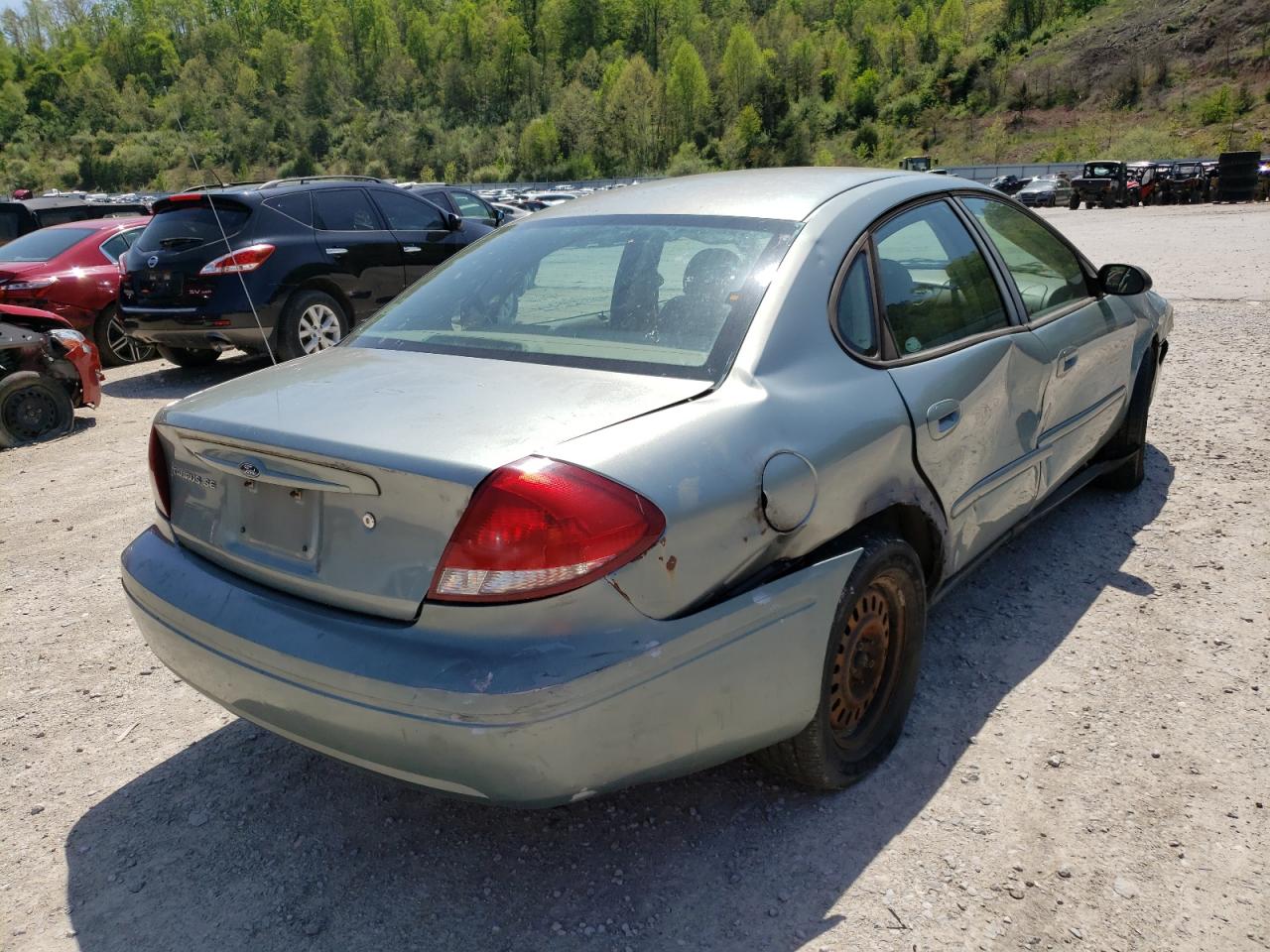 Photo 4 from auction – 2005 FORD TAURUS SE with VIN 1FAFP53U15A103159