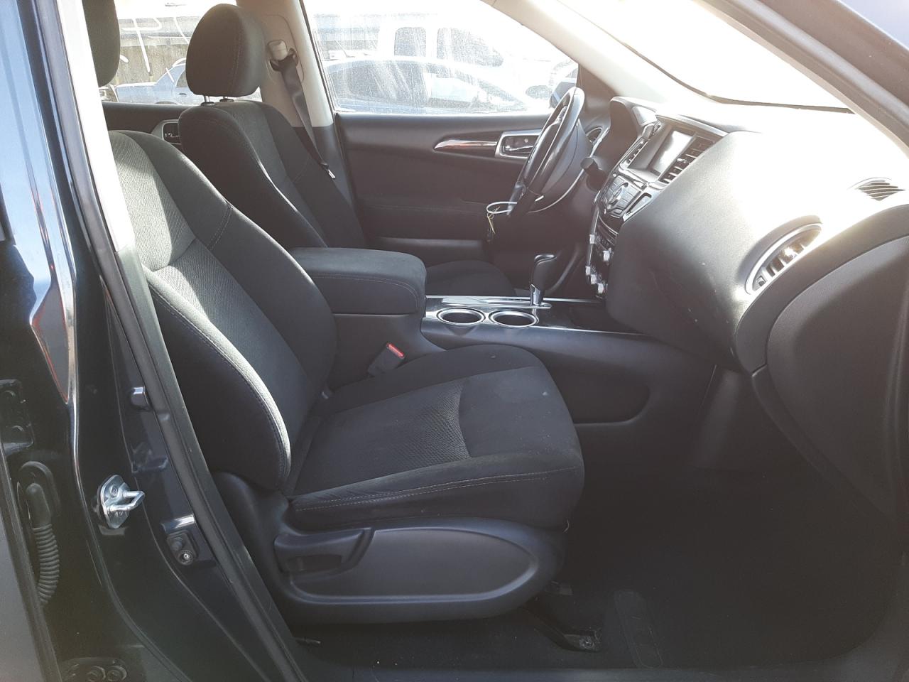 Photo 5 from auction – 2015 NISSAN PATHFINDER with VIN 5N1AR2MN4FC636113