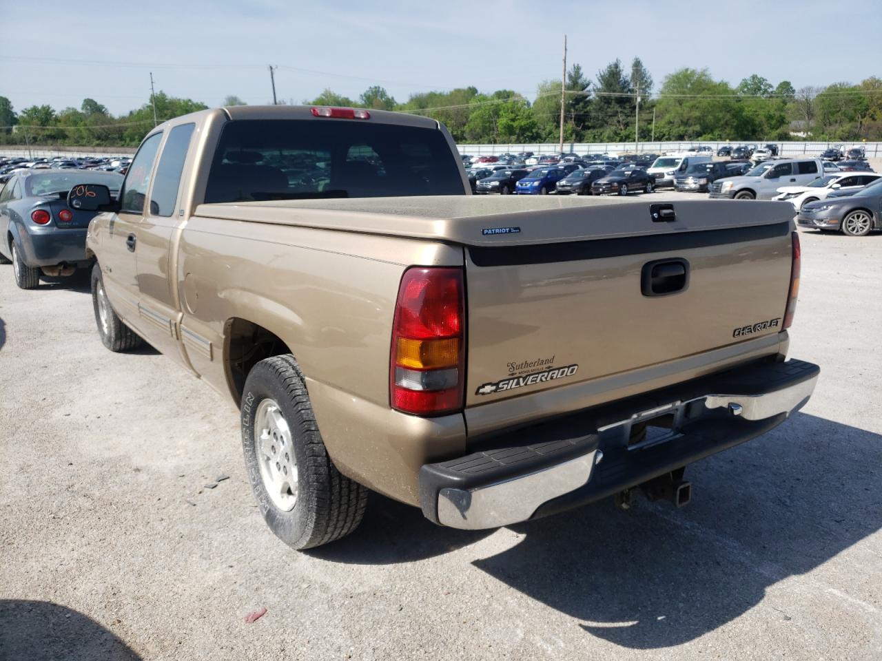 Photo 3 from auction – 2000 CHEVROLET SILVERADO with VIN 2GCEC19V2Y1346195