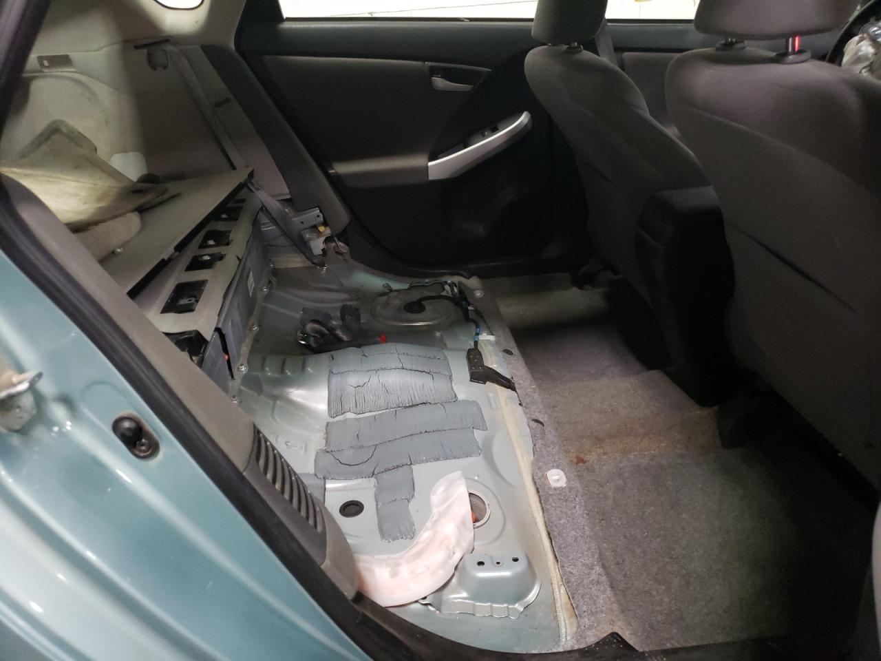 Photo 6 from auction – 2013 TOYOTA PRIUS with VIN JTDKN3DU3D5599185